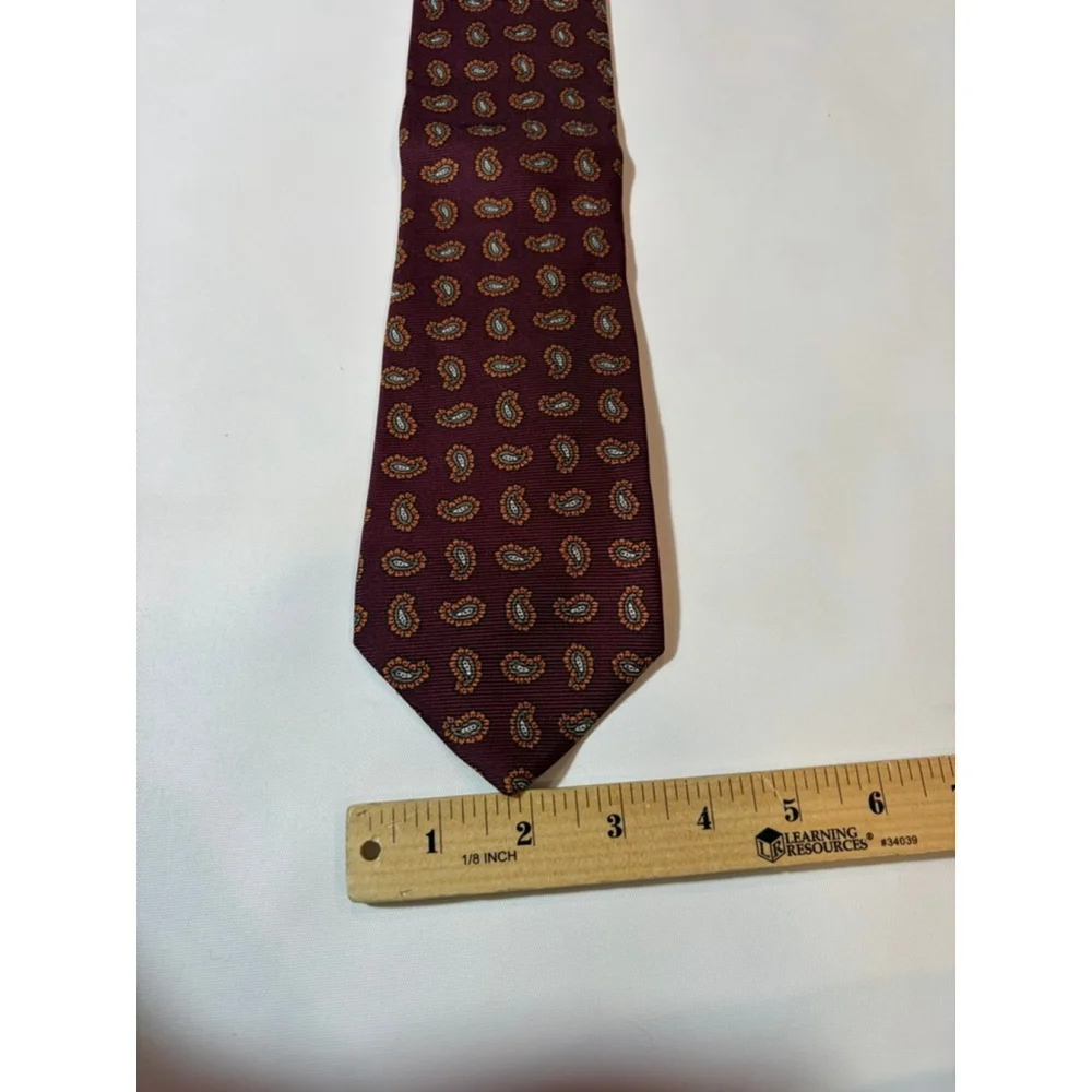 Banana Republic Silk Tie Burgundy Paisley Italy Classic Mens Necktie
